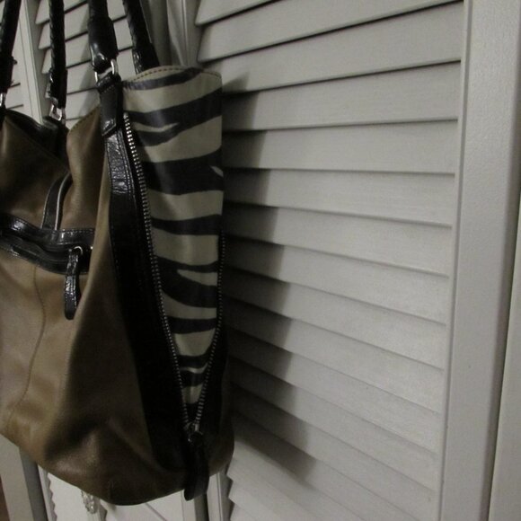 ❤️BRIGHTON Fashionista City Dovima Brown Leather Black Zebra Shoulder Bag Purse - Picture 4 of 8